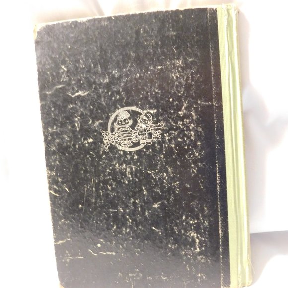 Vintage Raggedy Ann and Andy and the Nice Fat Policeman 1942 Book - Picture 2 of 12